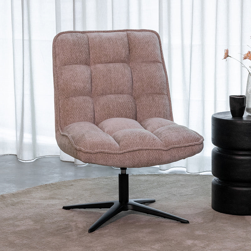 Fauteuil Vince beige stof, vooraanzicht in een interieur