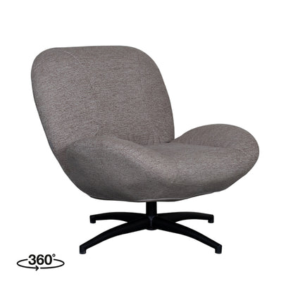 Fauteuil Clayton taupe stof, schuin vooraanzicht op witte achtergrond