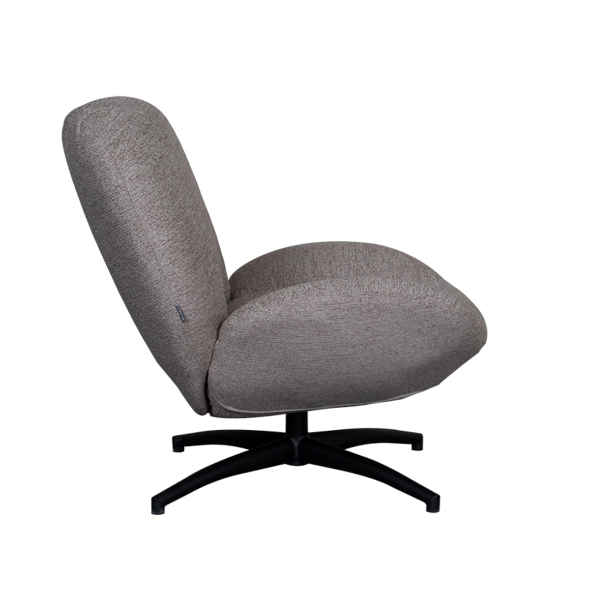 Fauteuil Clayton taupe stof, zijaanzicht op witte achtergrond