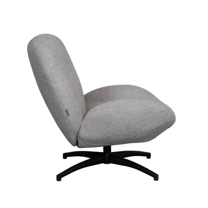 Fauteuil Clayton beige stof, zijaanzicht op witte achtergrond