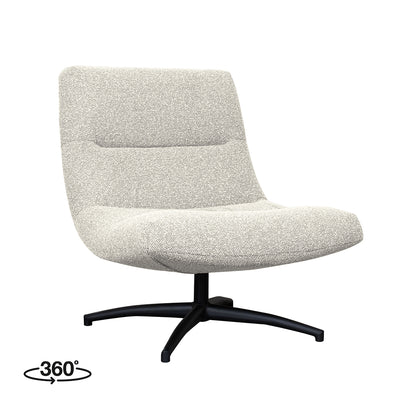 Fauteuil Calix naturel bouclé, schuin vooraanzicht op witte achtergrond