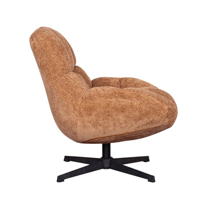 Fauteuil Huxley bruin stof, zijaanzicht op witte achtergrond