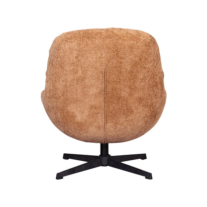 Fauteuil Huxley bruin stof, achteraanzicht op witte achtergrond