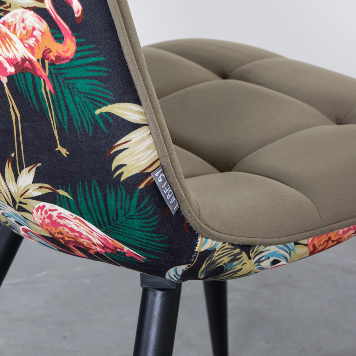 Eetkamerstoel Bistro diverse kleuren fluweel, detail van het materiaal