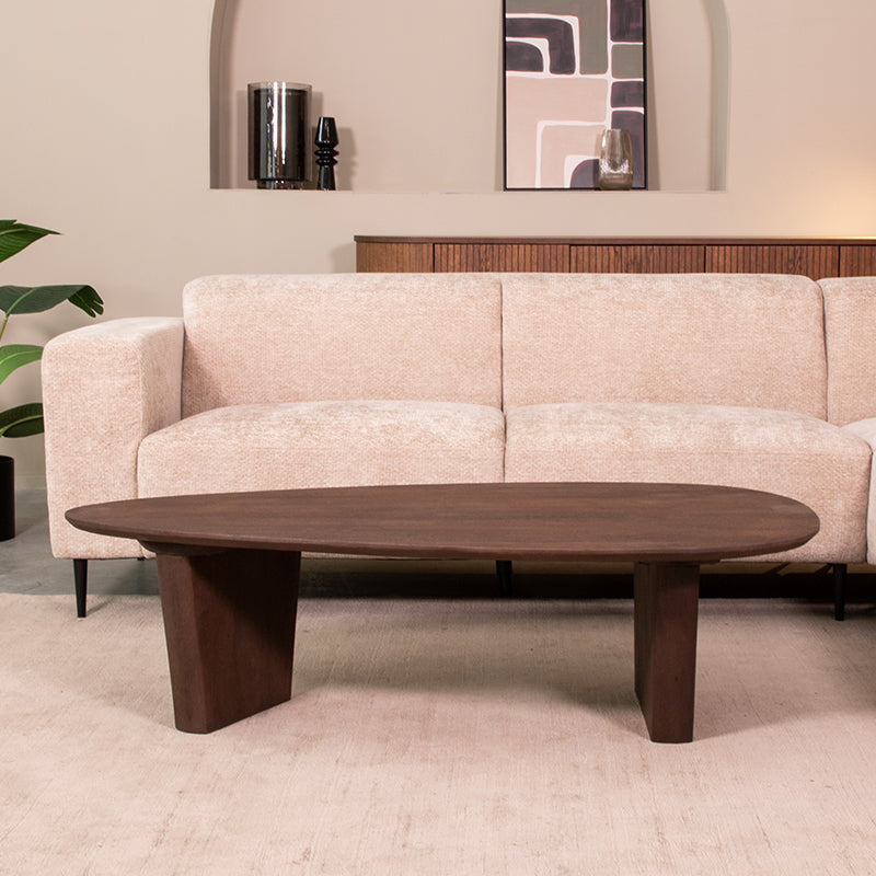 Salontafel Wow bruin mangohout, vooraanzicht in een interieur