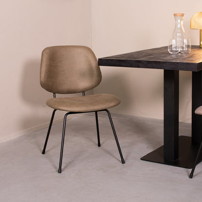 Eetkamerstoel Bello groen micro suede, schuin vooraanzicht in een interieur