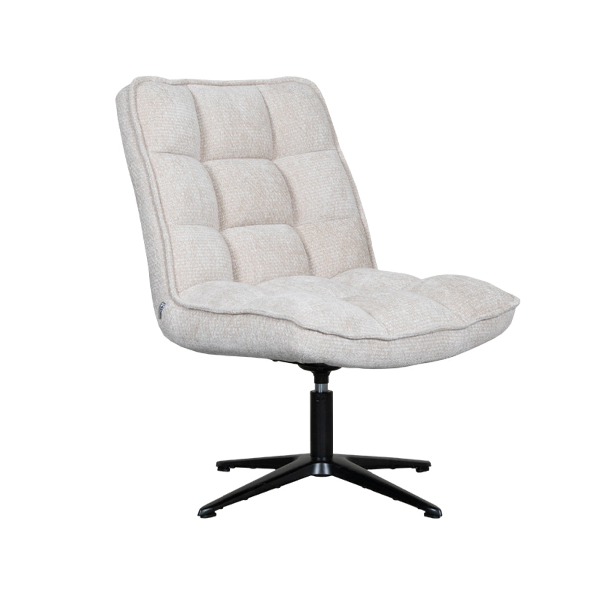 Fauteuil Vince naturel stof, schuin vooraanzicht op witte achtergrond