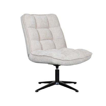 Fauteuil Vince naturel stof, schuin vooraanzicht op witte achtergrond