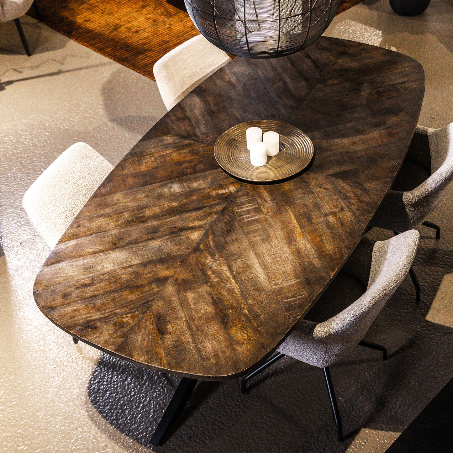 Eettafel Silvi | Bruin Mangohout