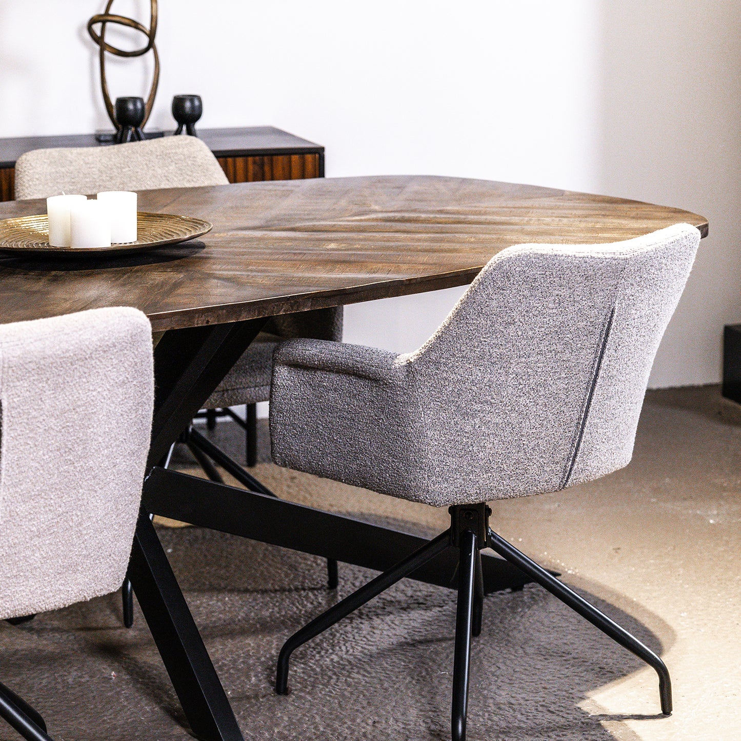 Eettafel Silvi | Bruin Mangohout