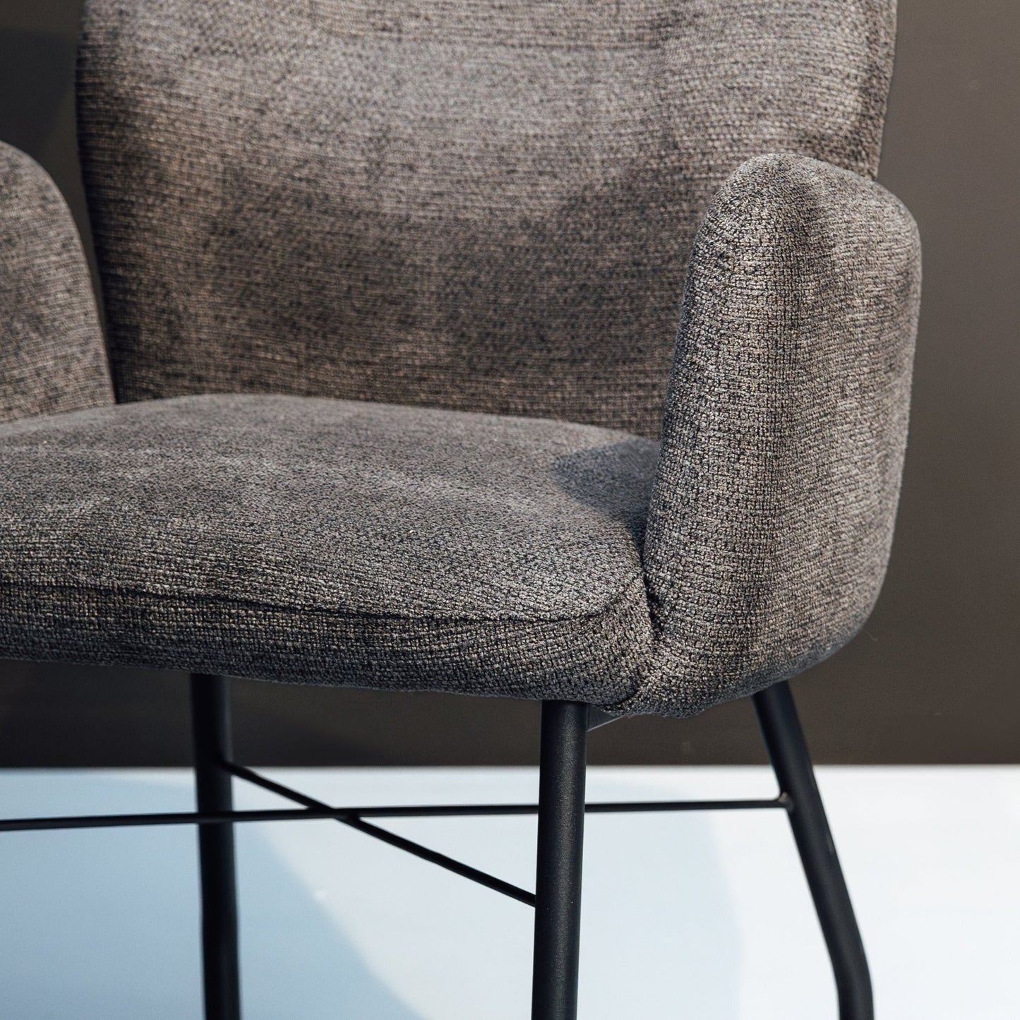 Eetkamerstoel Juul  | Met Armleuning | Donker Grijs