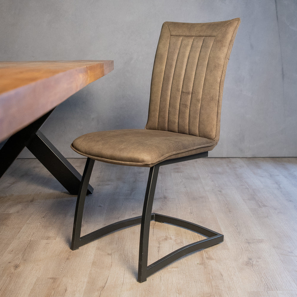 eetkamerstoel hoge rugleuning en zonder armleuninen