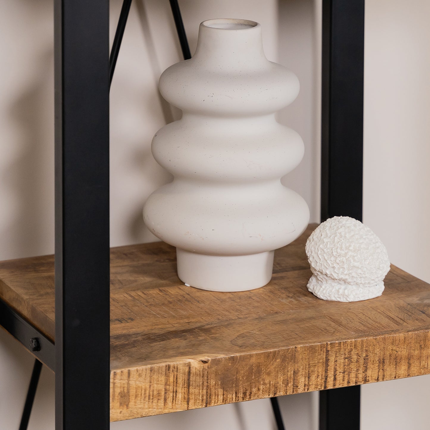 mangohout met zwart frame