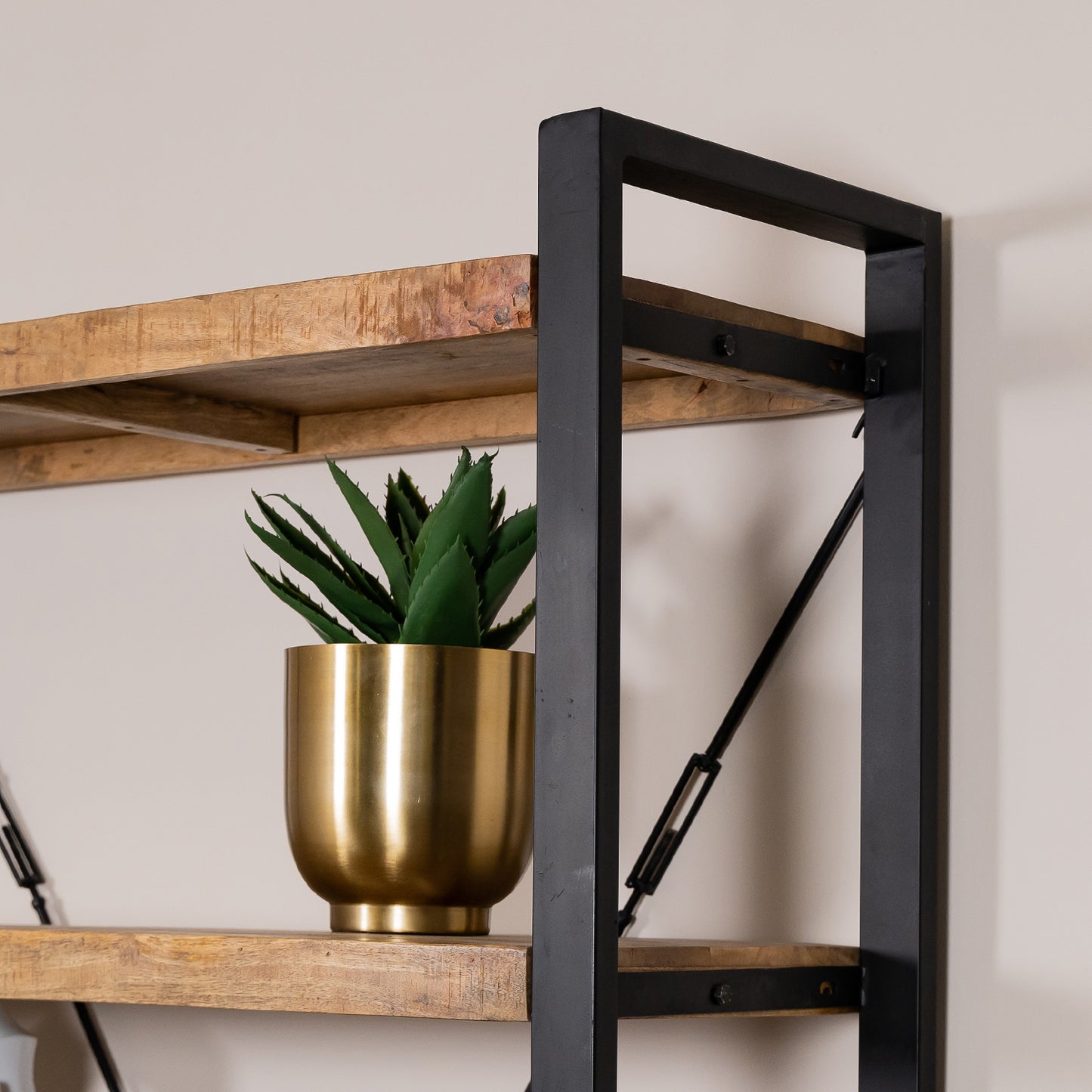 Boekenkast britt mangohout met 5 planken