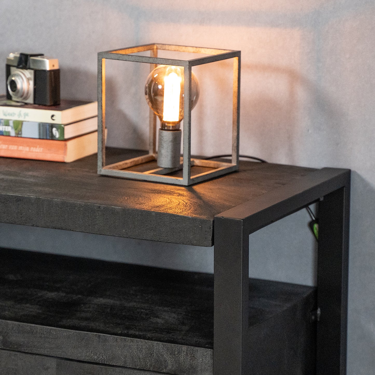 Dressoir Britt Black | 2 deuren 3 lades