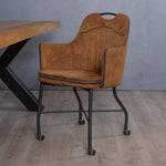 industriele eetkamerstoel cognac met armleuning