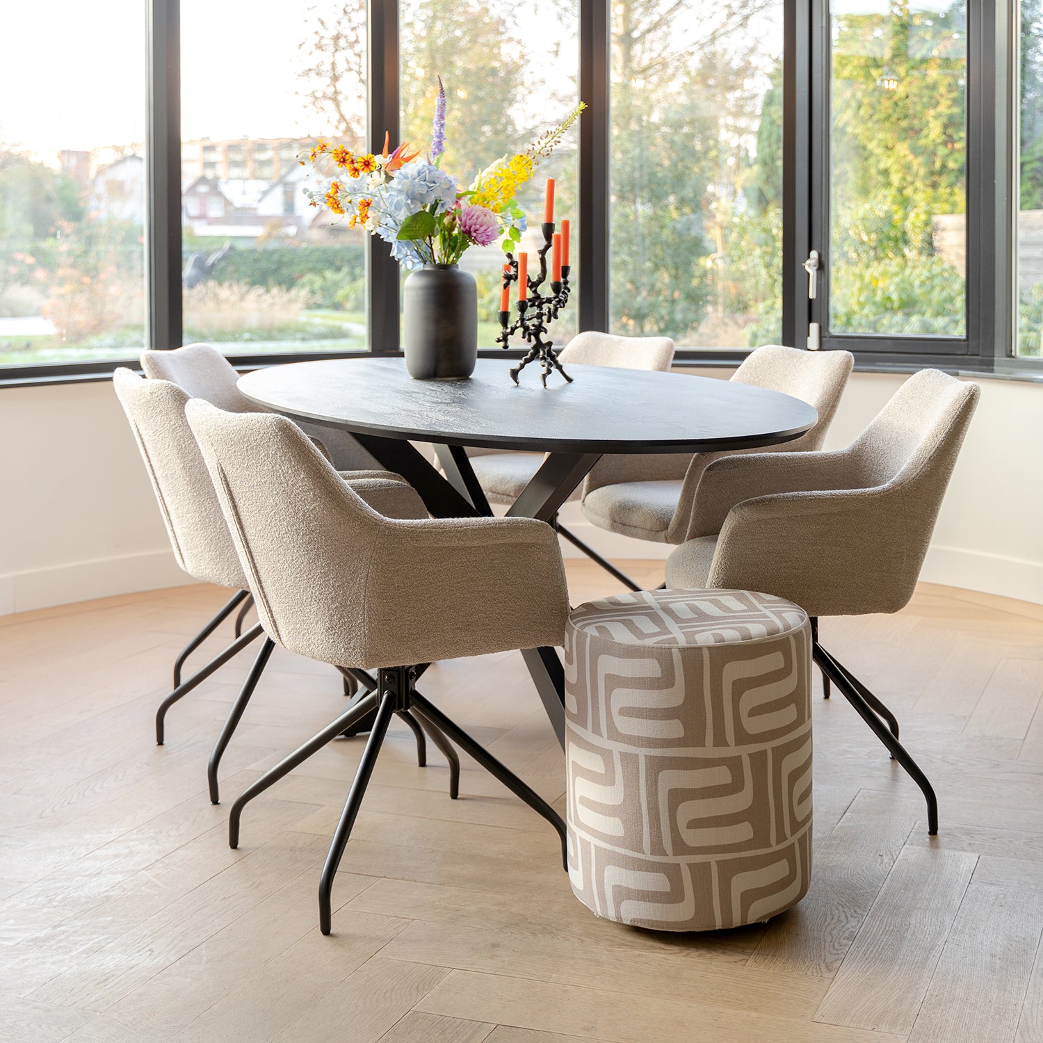 eetkamerstoel ortana in een luxe interieur