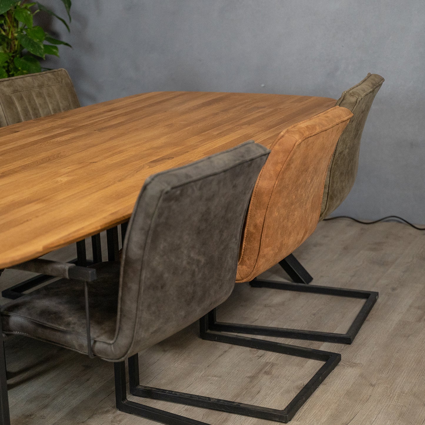 Eettafel Mia | Eikenhout | Geolied