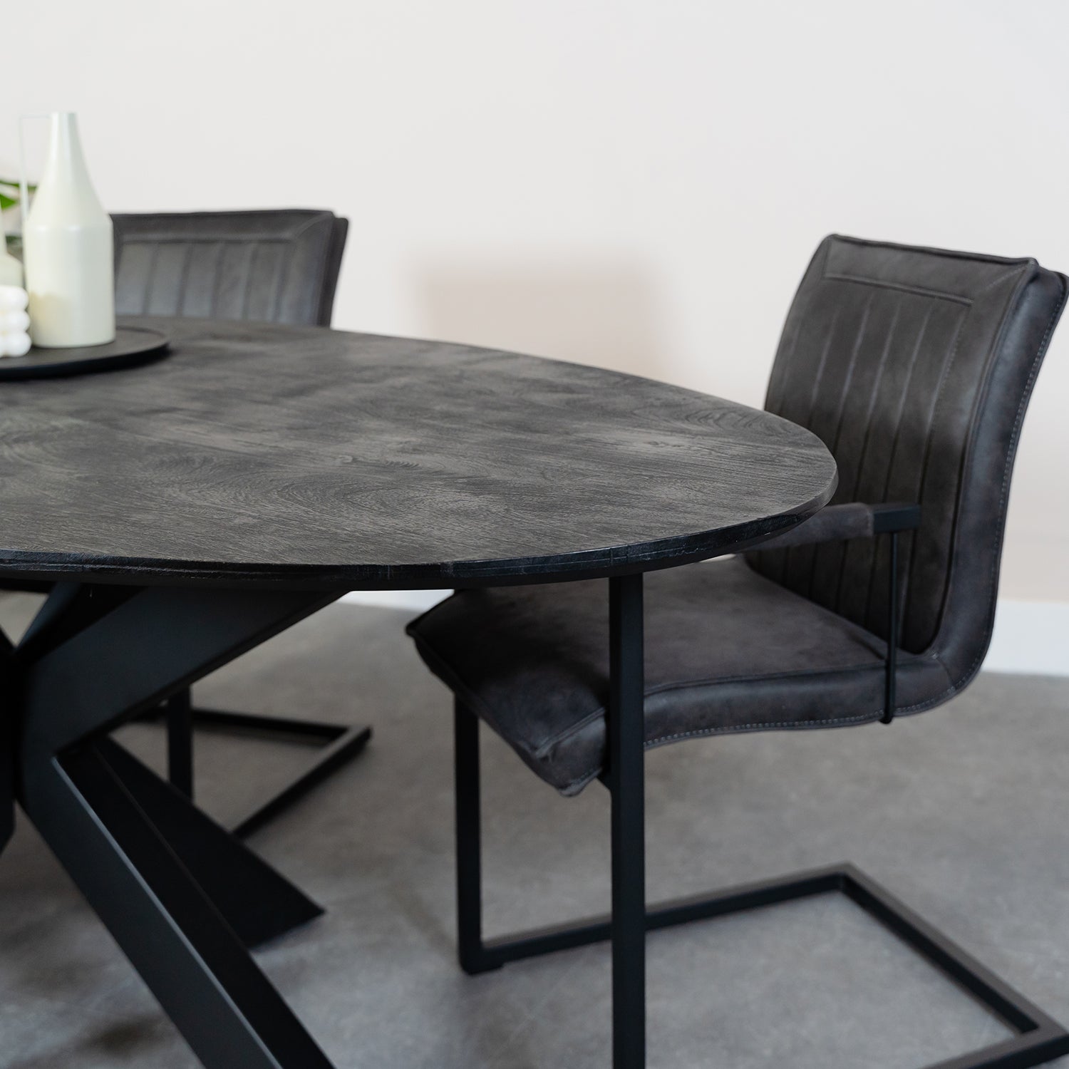 ovale eettafel zwart mangohout