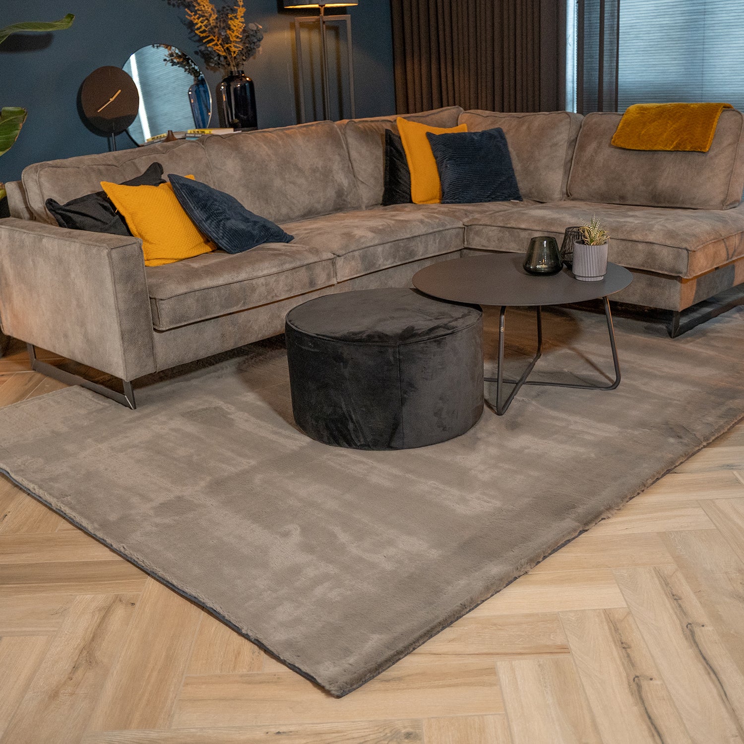 Vloerkleed_Plush_Antraciet_1