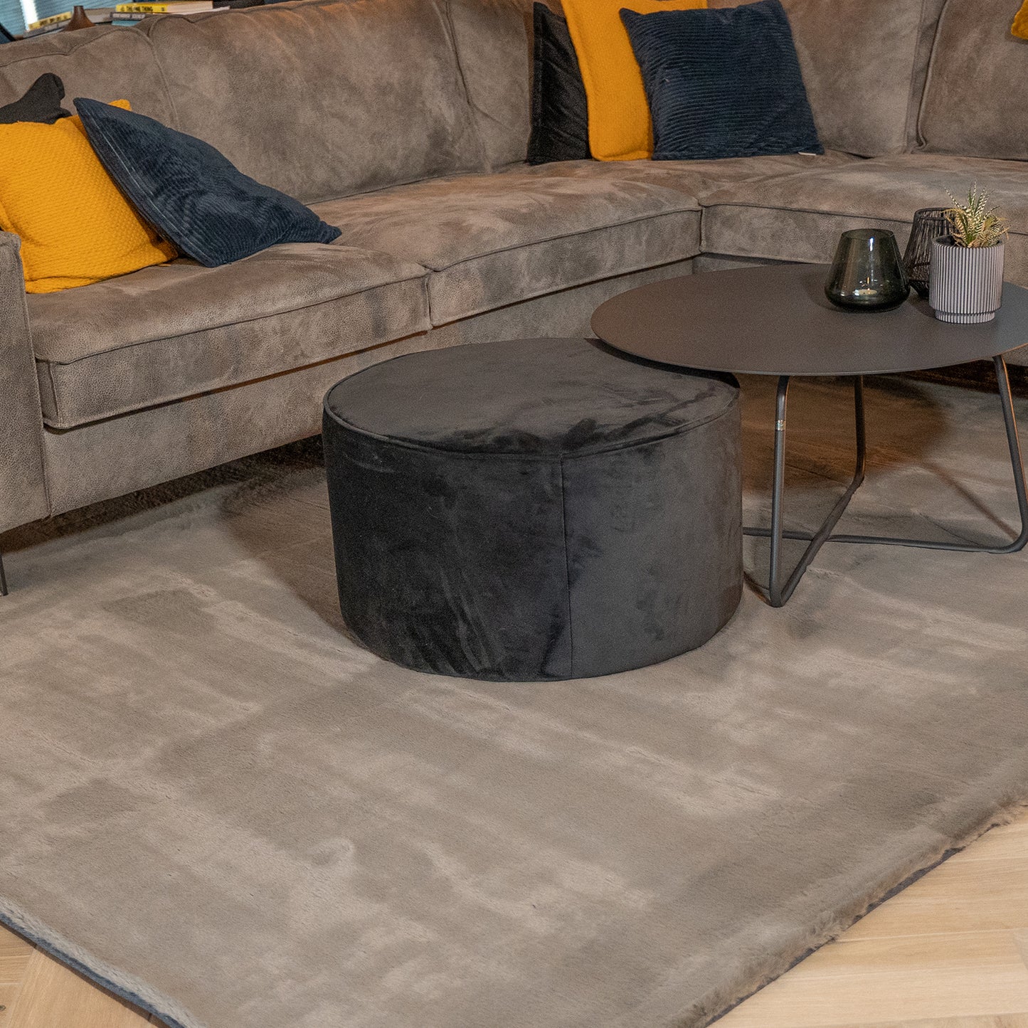 Vloerkleed_Plush_Antraciet_3