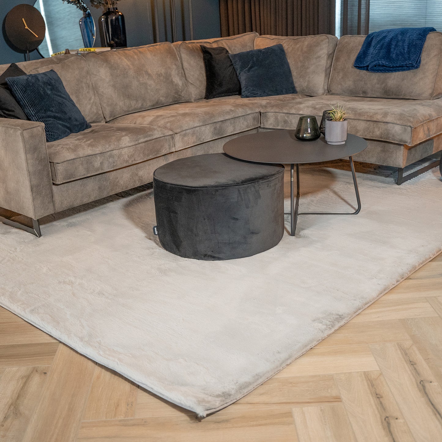 Vloerkleed_Plush_Lichtgrijs_1