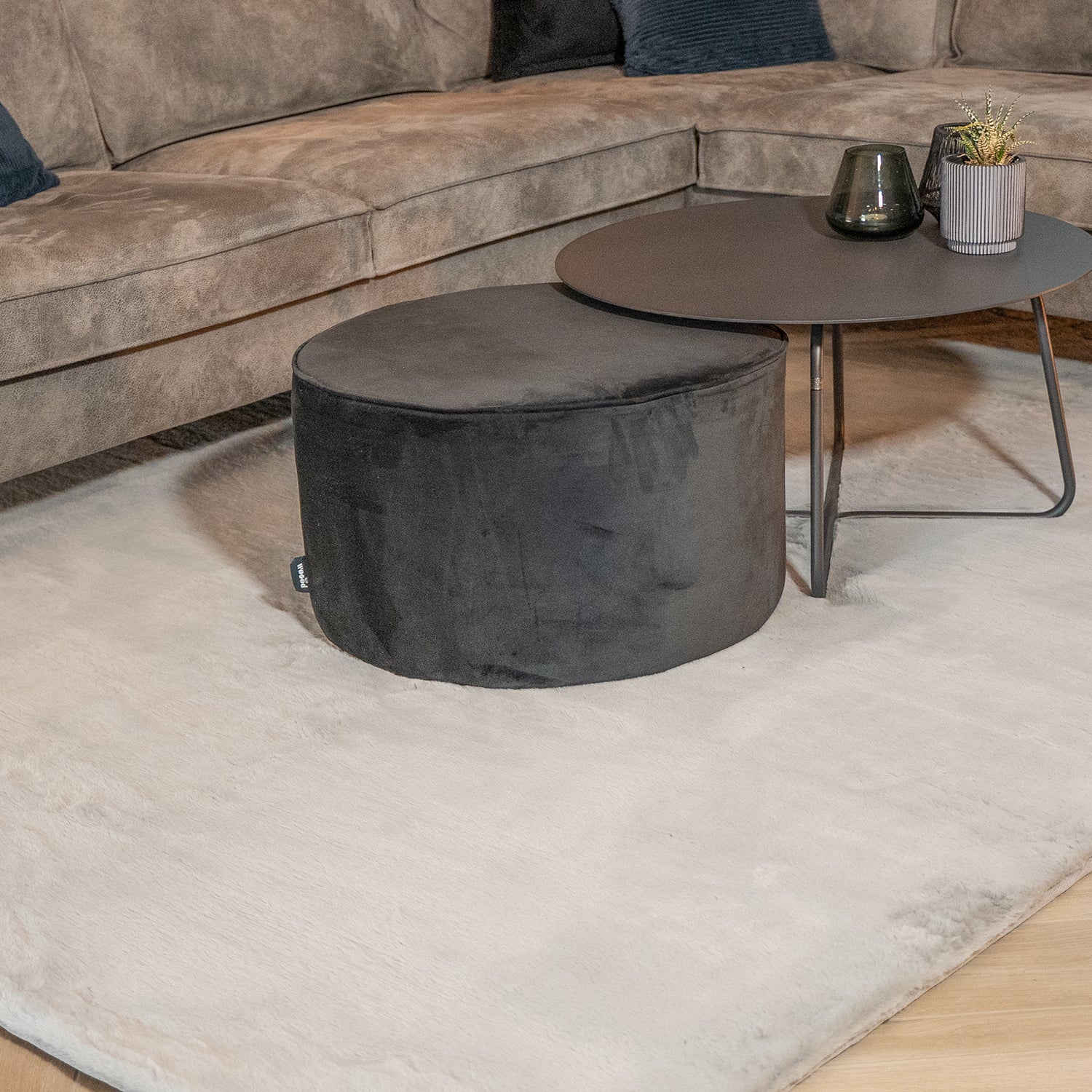 Vloerkleed_Plush_Lichtgrijs_3