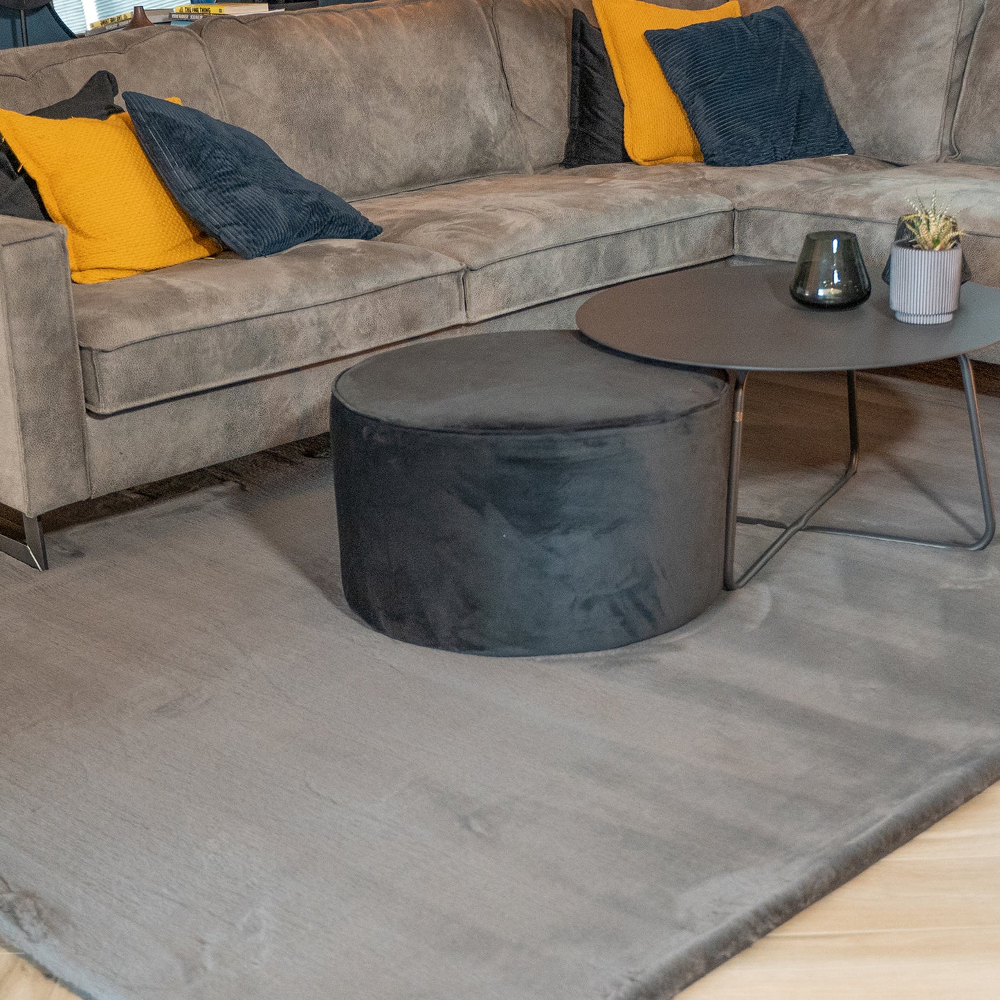 Vloerkleed_Plush_Donkergrijs_3