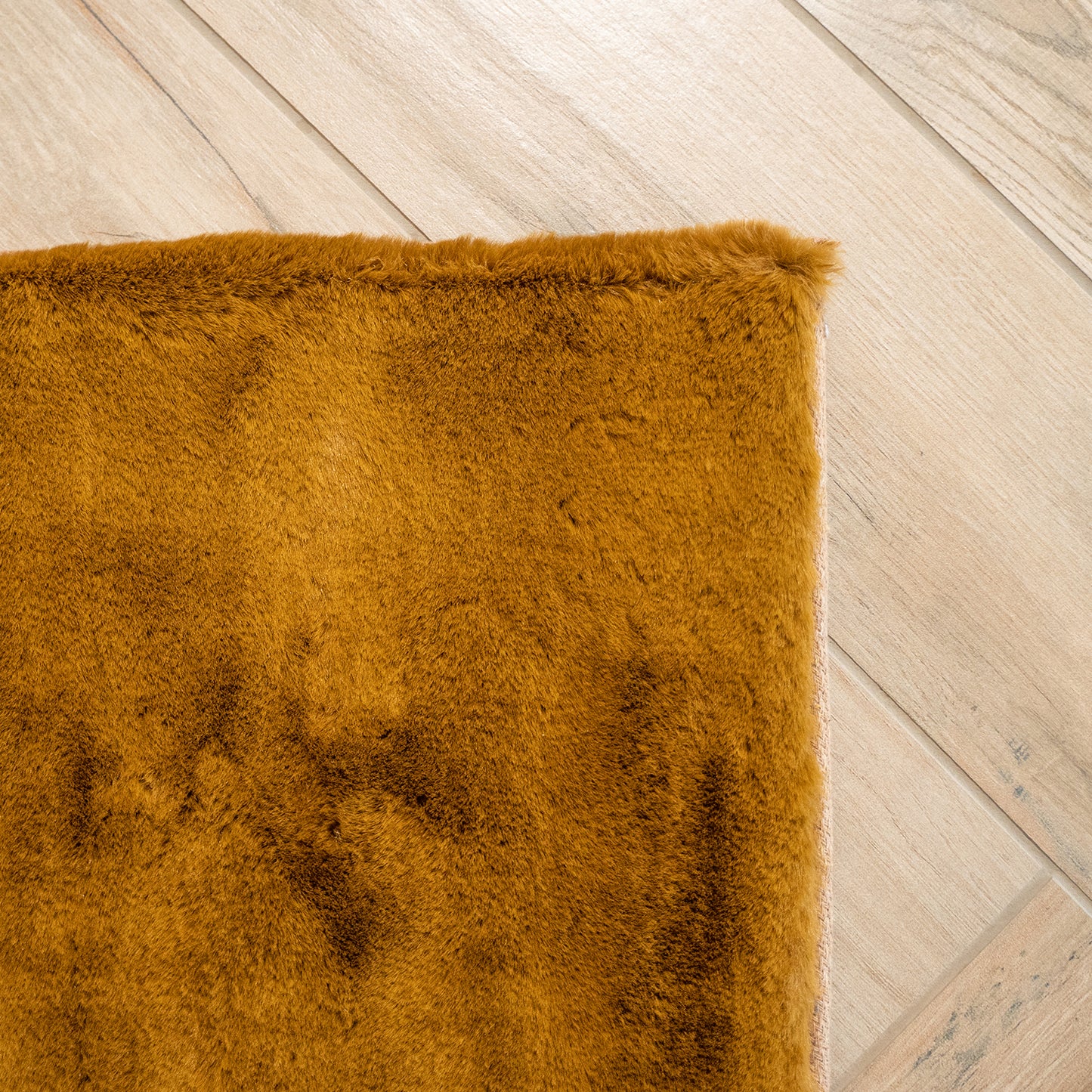 Vloerkleed_Plush_Okergeel_4