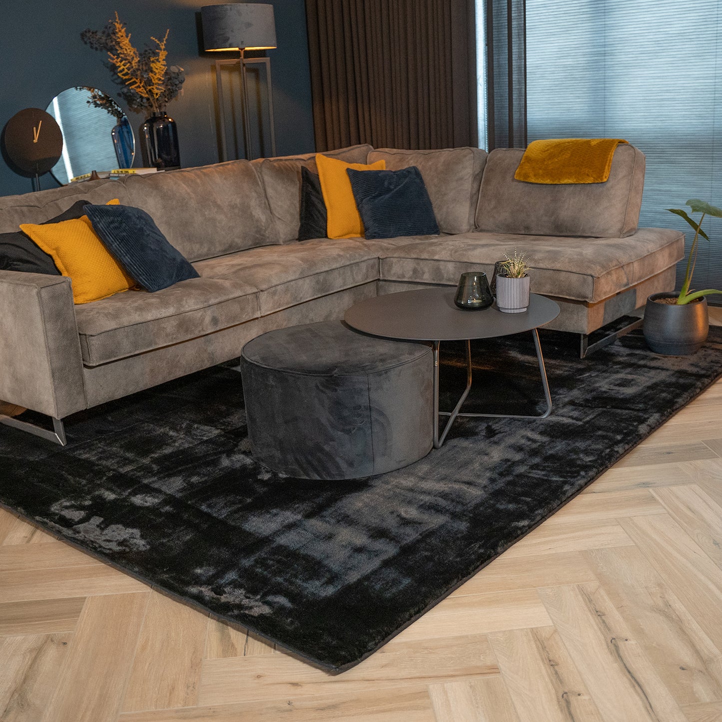 Vloerkleed_Plush_Zwart_1