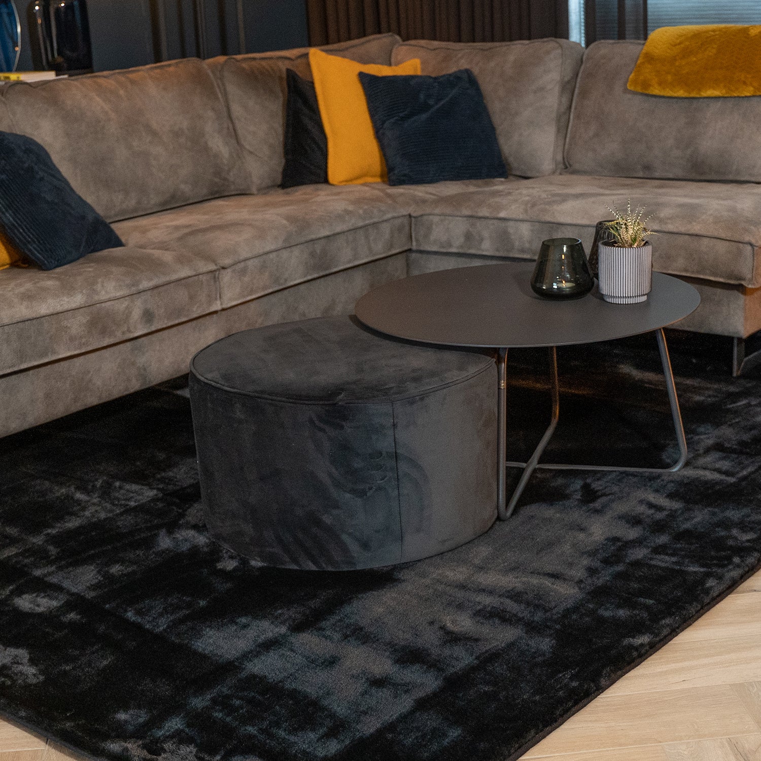 Vloerkleed_Plush_Zwart_3