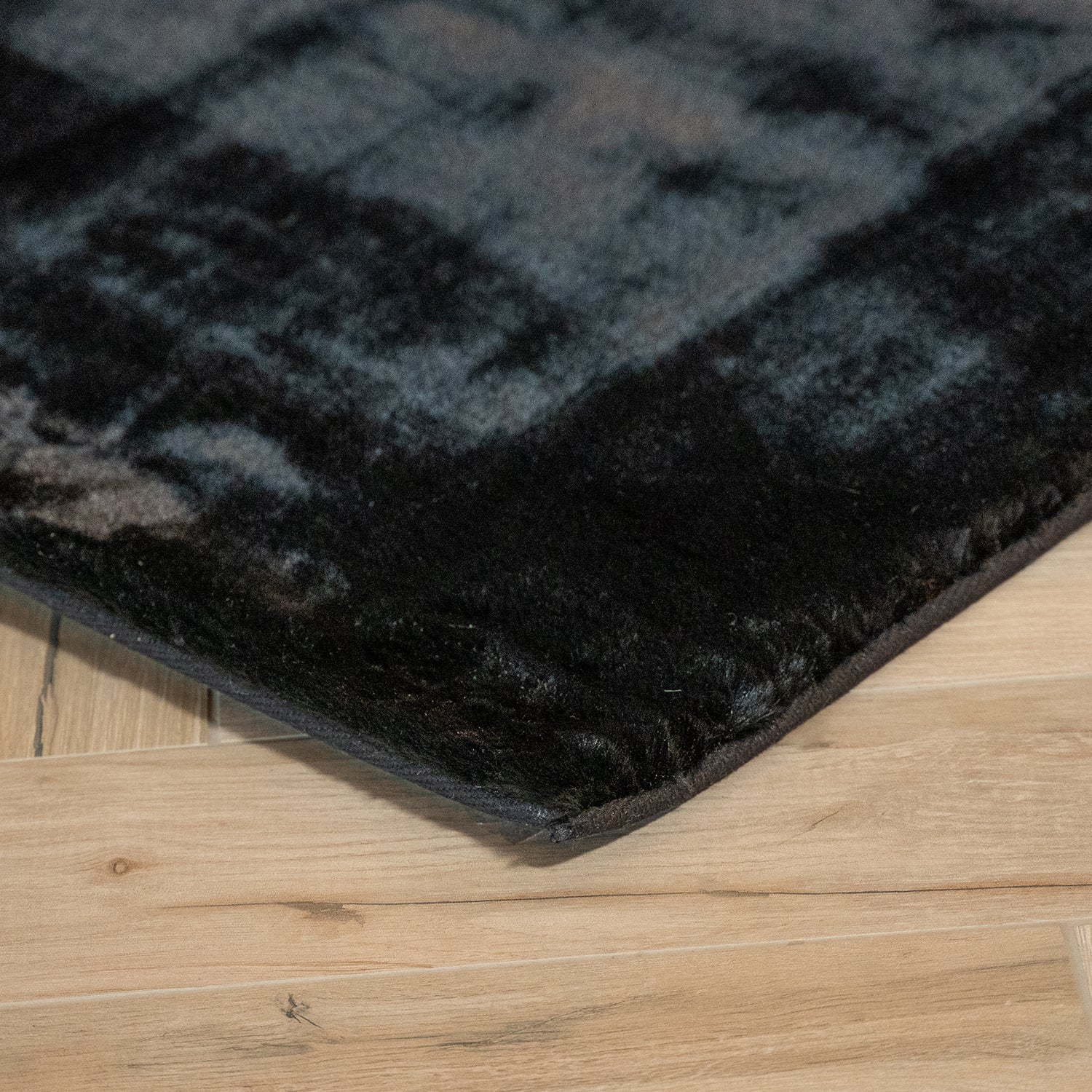 Vloerkleed_Plush_Zwart_5